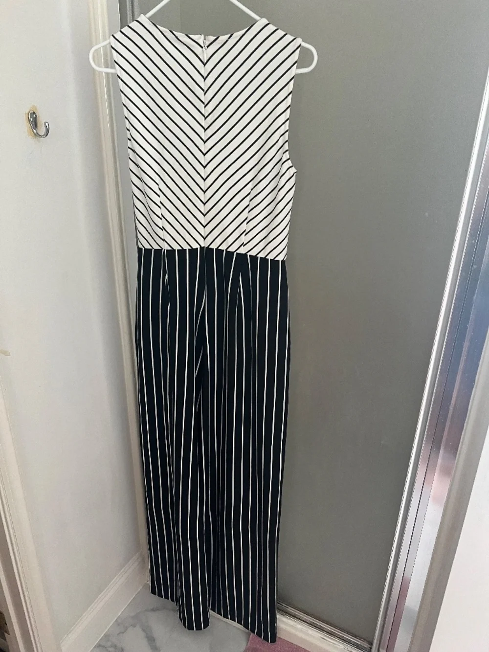 New York & Company black white